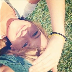 Meet your Posher, Lauren